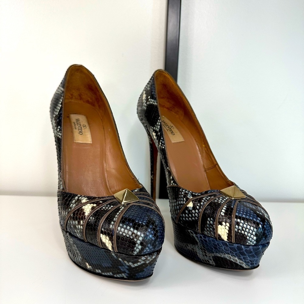 Valentino Garavani Black Snakeskin Platform Pumps with Gold Stud
